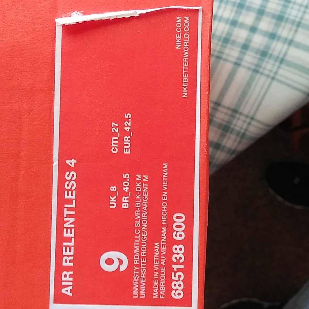 Men's size 9 red Nike tennis